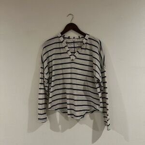 Blu Pepper Black and White Striped V-Neck Long Sleeve Top